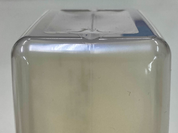 肉厚を均一にし、落下強度を出す事に成功