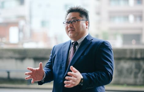 代表取締役社長　尾形 淳