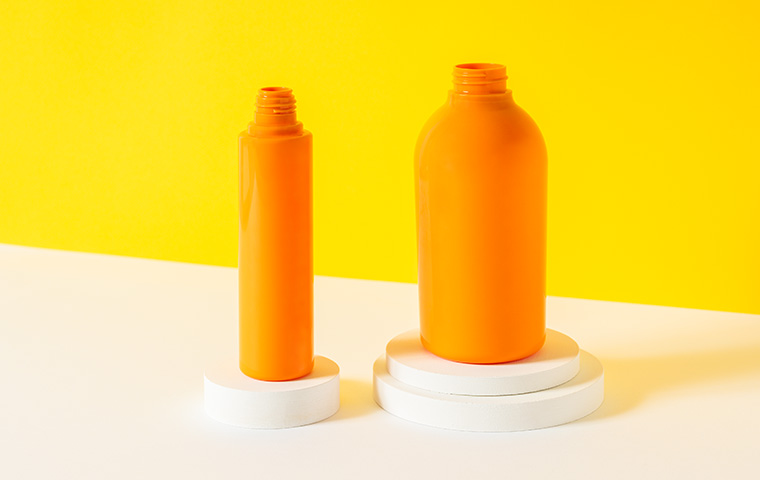 現場の声で生まれた成形品プール用回転テーブル。当たり傷による不良品をほぼゼロに改善