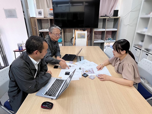 プロジェクト打ち合わせ風景