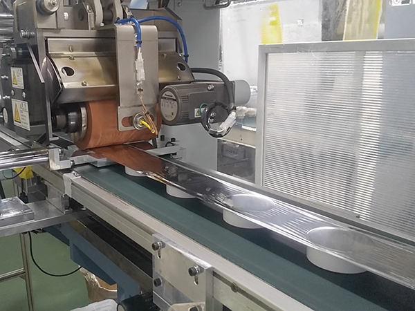 治具なしで安定加飾を実現試行錯誤の末にたどり着いた最適解